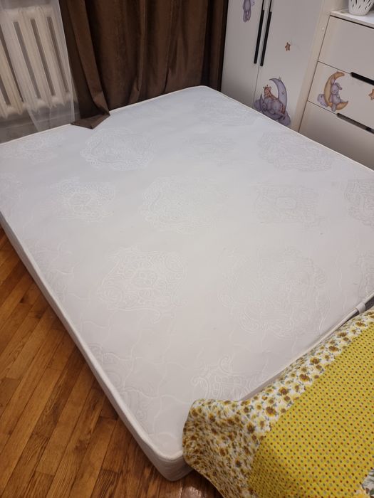 Продам матрас 180 на 200