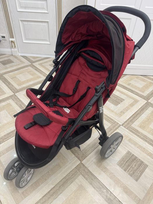 Срочно продам коляску Jone