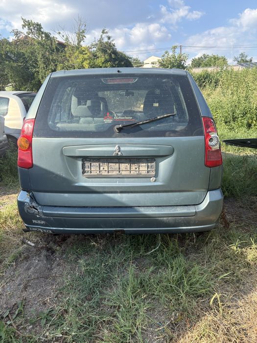 Продава се на части Mitsubishi Spce Star 2002