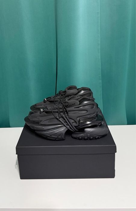 Balmain Unicorn Black