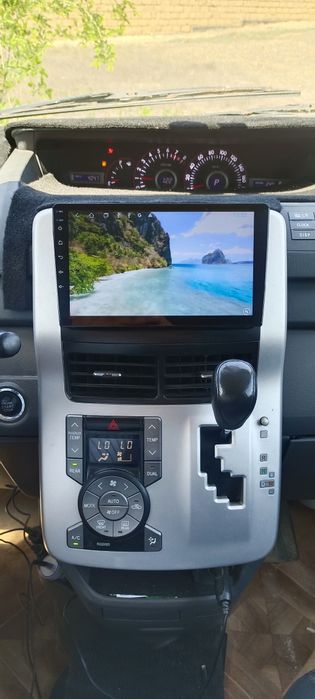 Тойота Вокси Voxy