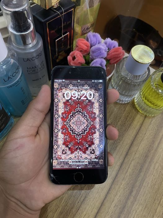 iPhone 8 64gb Tinniq