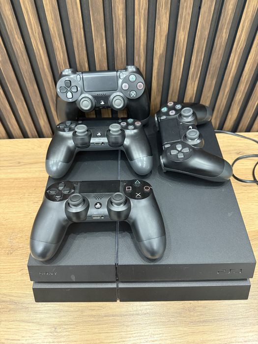 Продам ps4 хорошем состоянии