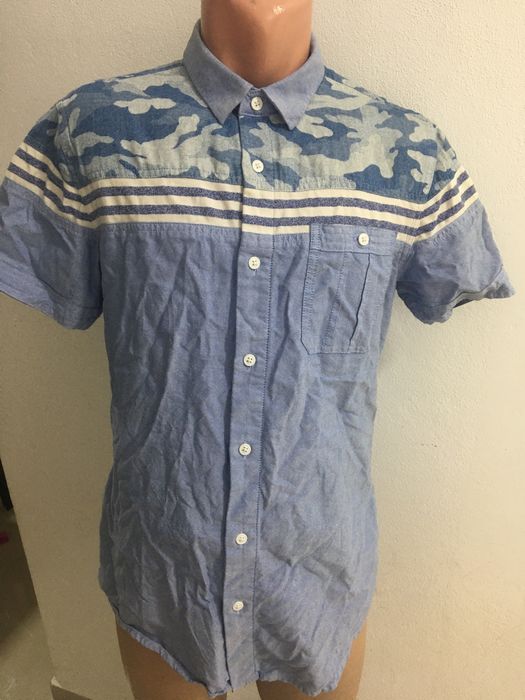 Camasi diferite mărimi și culori