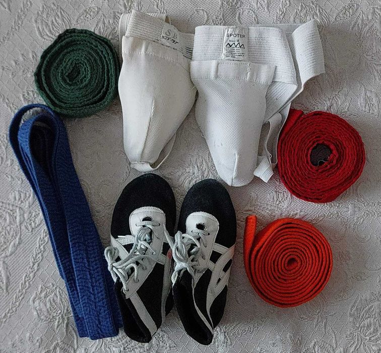 Продается кимоно в комплекте