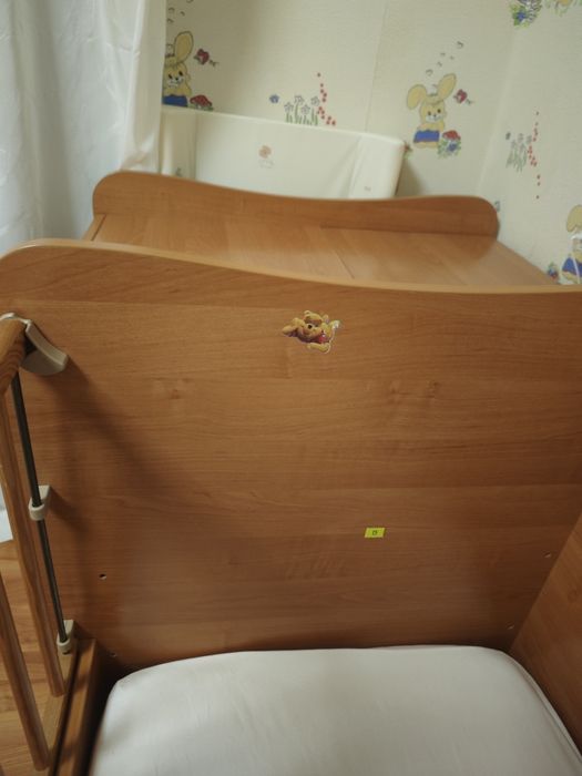 Бебешко  дървено легло