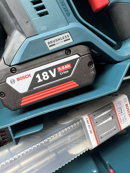 Rotopercutor Bosch gbh 18V-21 cu 2 ac de 5 ah si inc-Sigilat