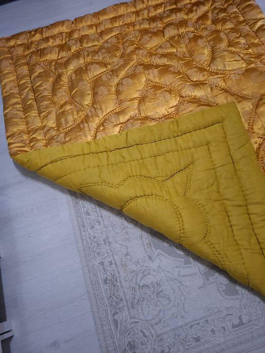 Plapuma din lana naturala prevazuta cu 2 fete- mustar+ galben