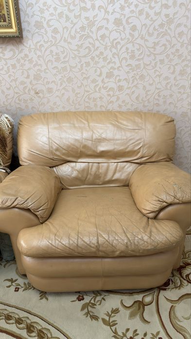 Б/у диван и 2 кресла