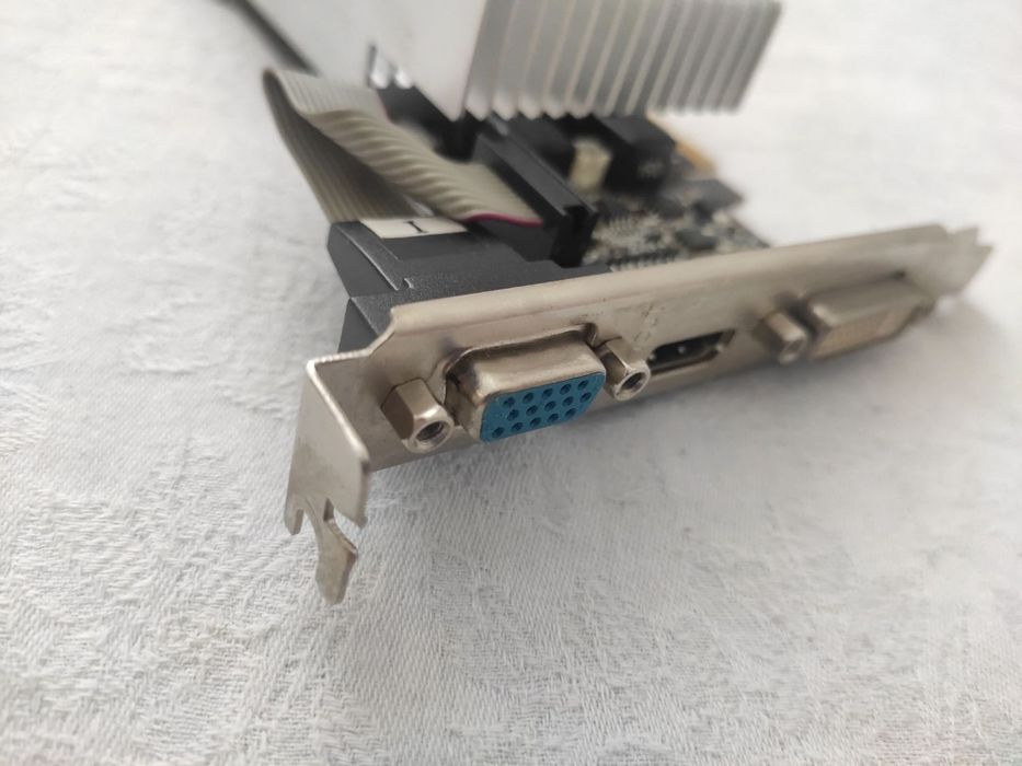 Видео карта GeForce GT520 1GB ddr3