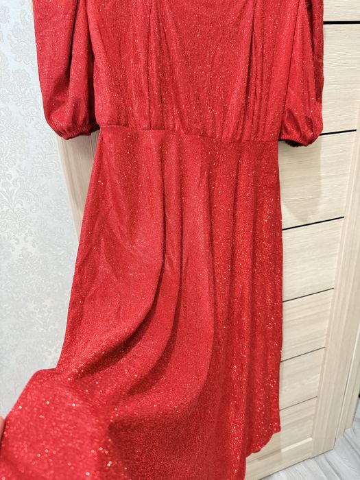 Продам женские платья