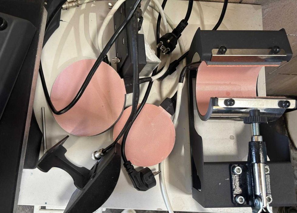 Presă termică 8 în 1 pentru personalizări textile și promoționale