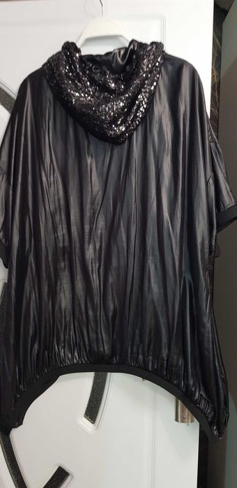 Продавам риза на марката ЗАРА и летен топ на марката Desigual