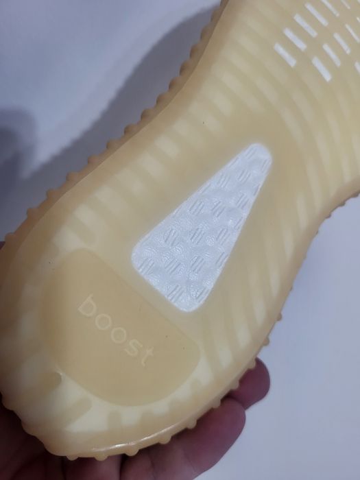 Adidas Yeezy Boost -  Premium - unisex