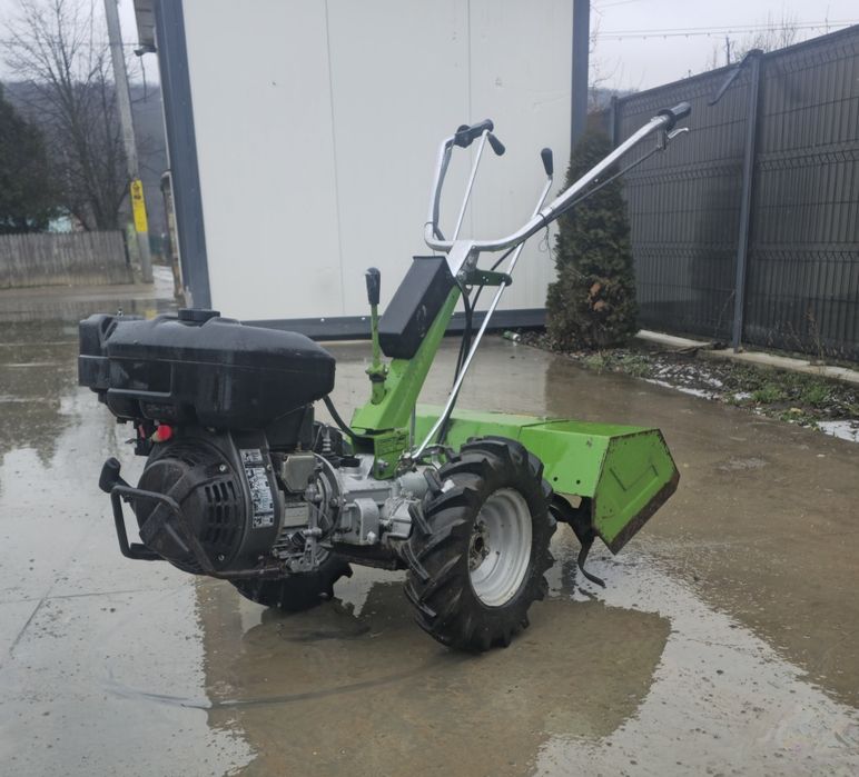 Vând motocultor Grillo 10cp benzină, cu freză  și lamă de cosire