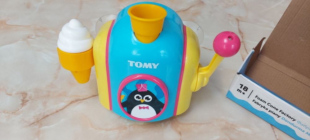 Mașină de înghețată-jucărie
