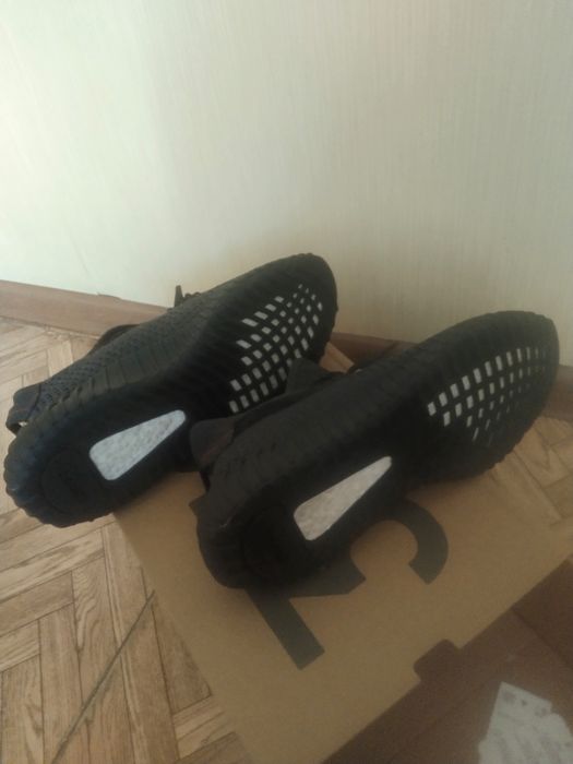 Кроссовки Yeezy adidas