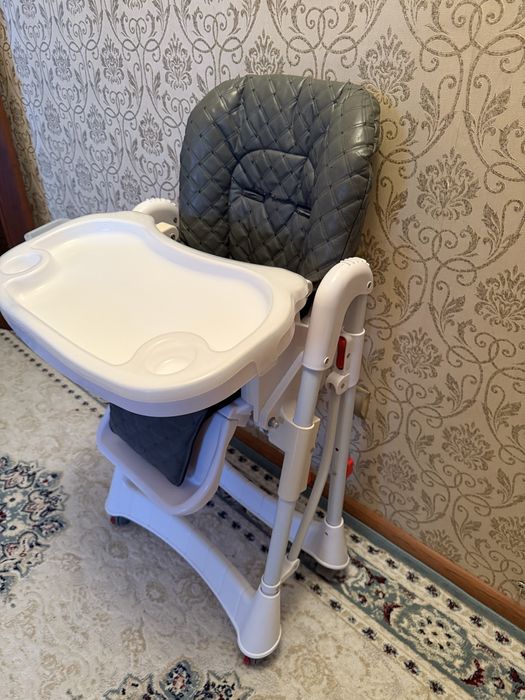 Продам детский стульчик для кормления.