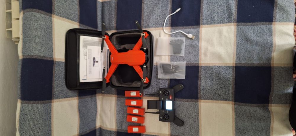 Квадрокоптер  с  камерой