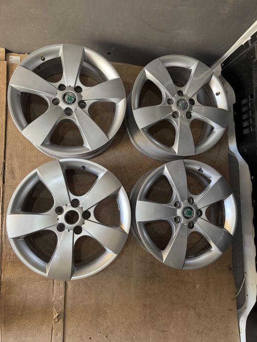 Skoda 17 original 4бр алуминиеви джанти Замъка Ямбол