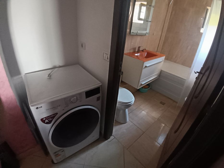 Închiriez apartament cu 2 camere decomandat într-o zona liniștită — fotografia 2