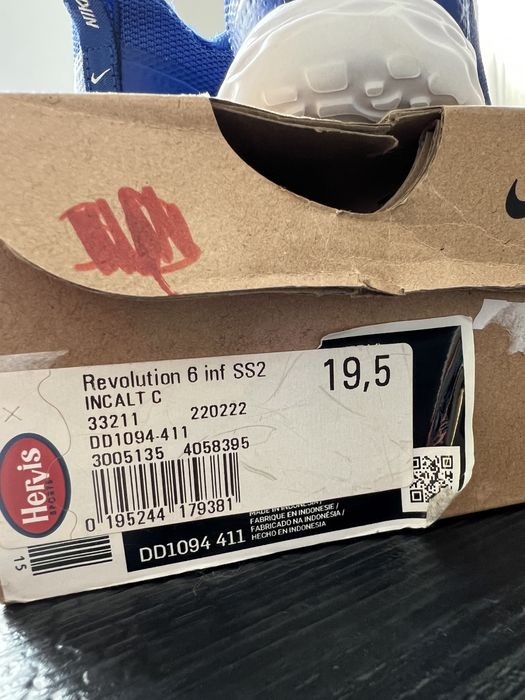 adidasi Nike bebelusi,marime 19.5