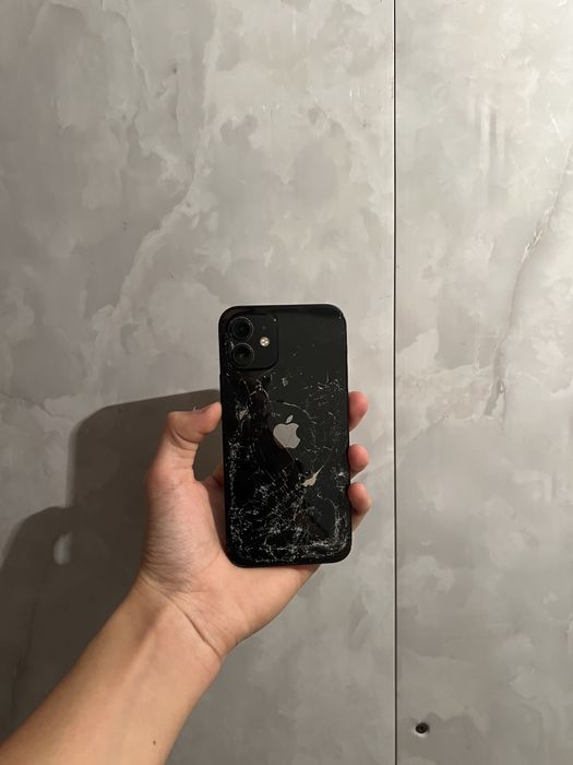 Продам срочно iPhone 12 64gb