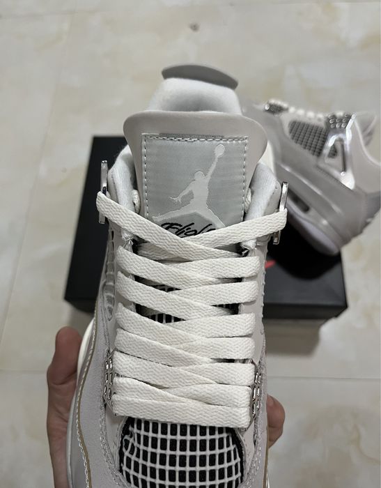 Air Jordan 4 Retro “Frozen Moments”