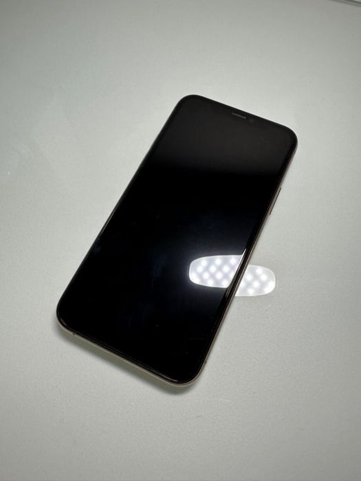 Телефон Iphone 11 pro