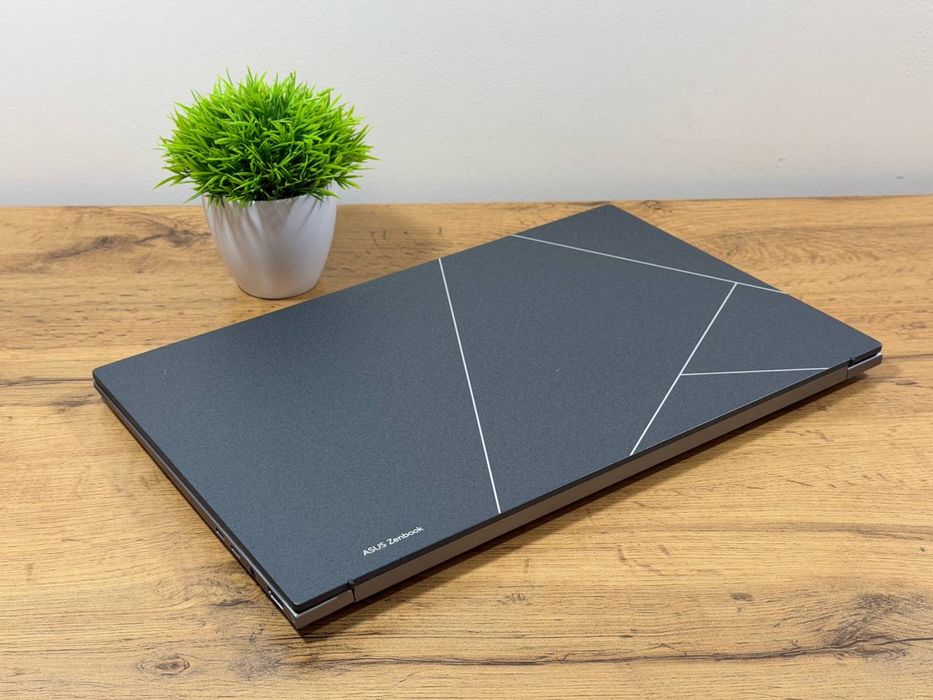 Asus Zenbook 15 3K 120hz OLED 32gb