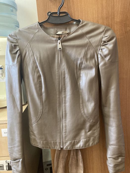 Кожаная куртка женская