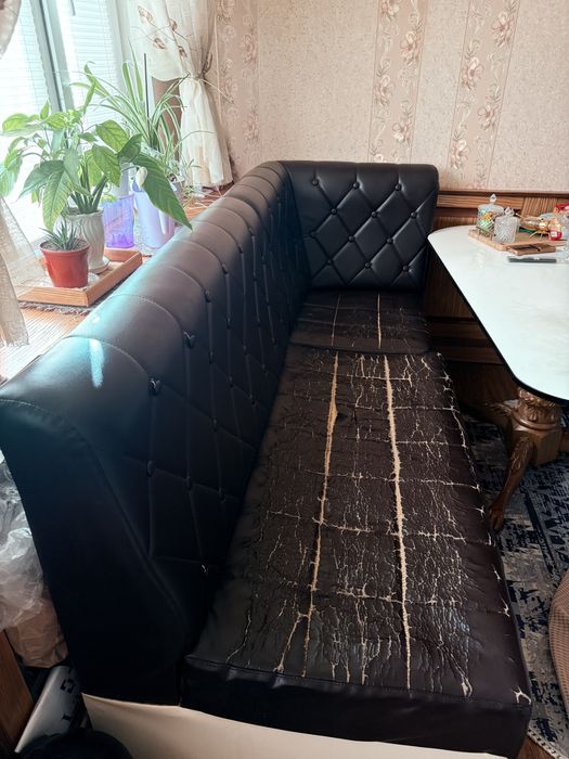 Диван и два кресло все идет в комплекте