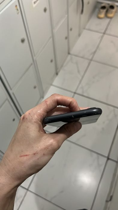 Айфон 11 на запчасти