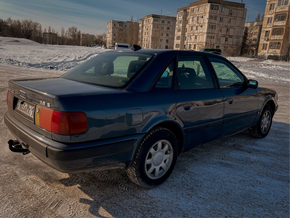 продам Audi 100 c4