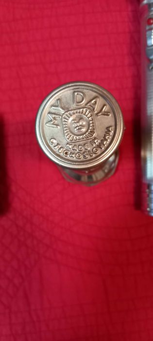 Продавам стари металически,ръчни прожектори