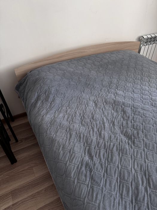 Продам кровать с матрасом