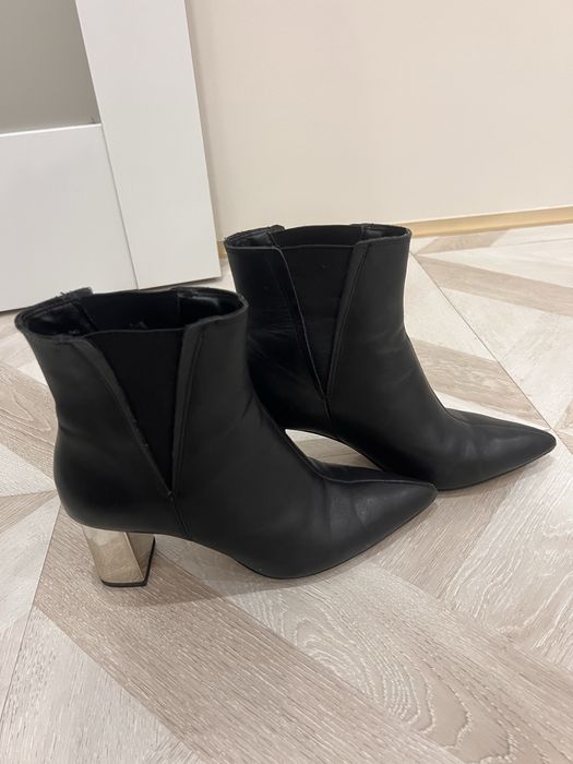 Продам полусапожки. Zara