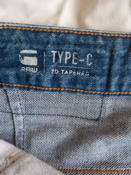 Зимни мъжки дънки,с метални копчета.