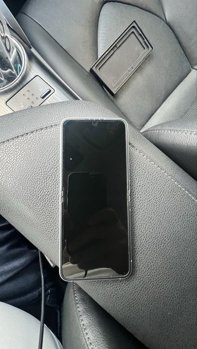 Samsung Galaxy Z Flip6. С гарантией