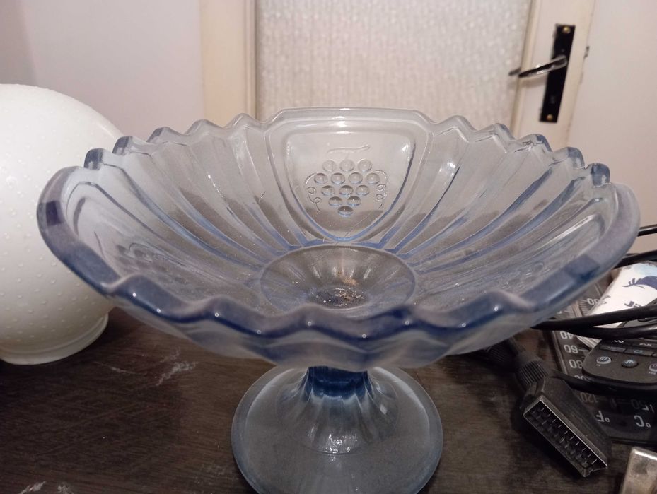 Стъклени купи, фруктиера