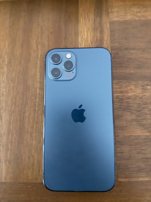 Iphone 12 pro 256GB + зарядно + магнитен протектор