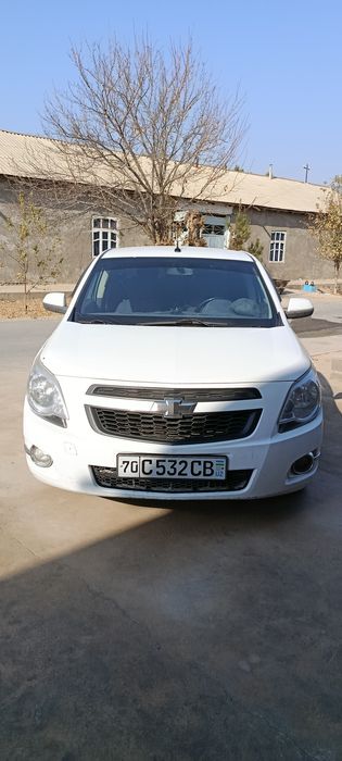 Jiguli 2106 sotiladi