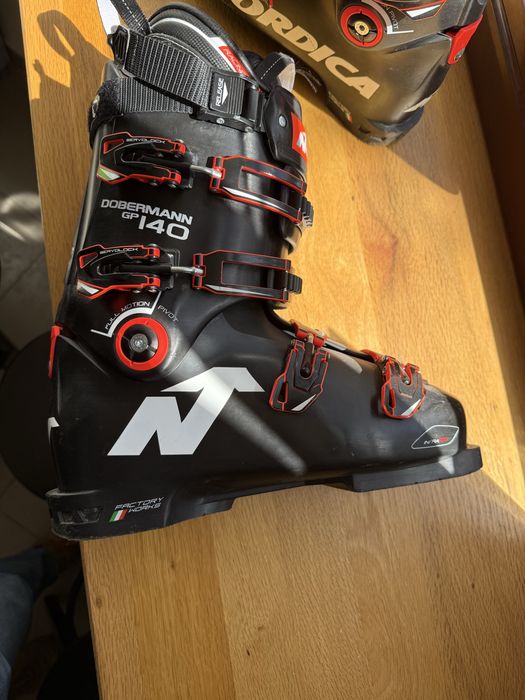 Ски обувки nordica doberman gp 140