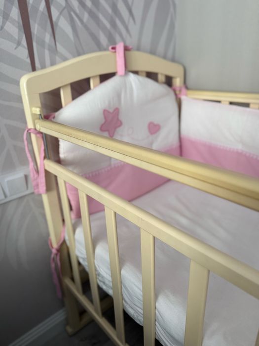 Продам детскую кроватку