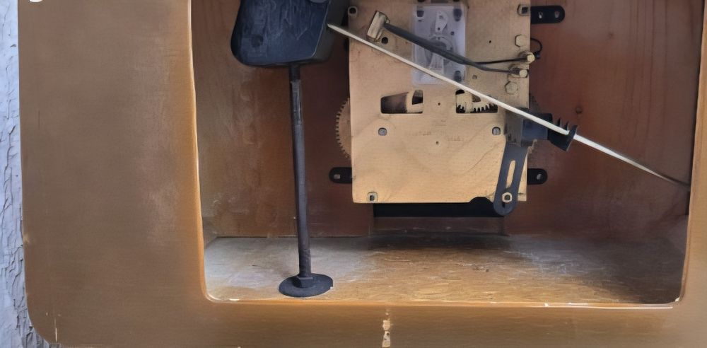 Стар механичен часовник