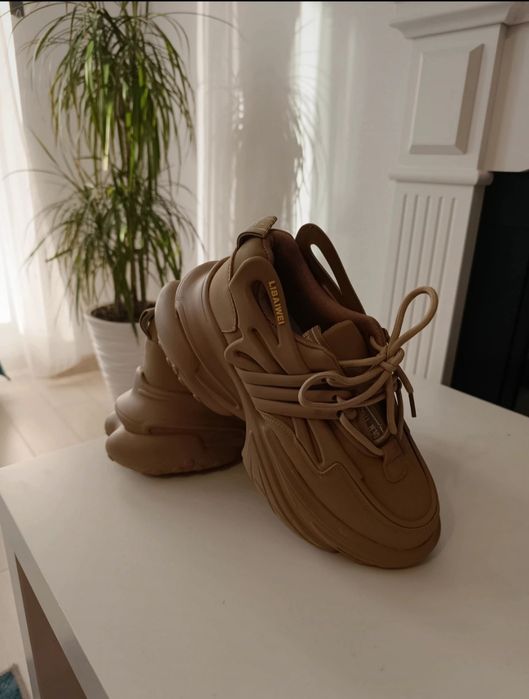 Vând adidași noi LIBAIWEI