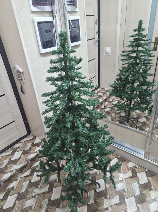 Новогодняя елка для дома или офиса