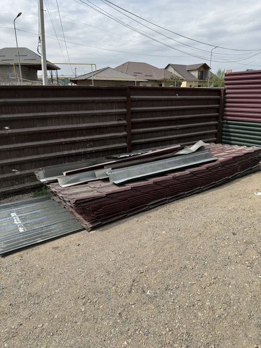 Продам б/у металочерепицу.