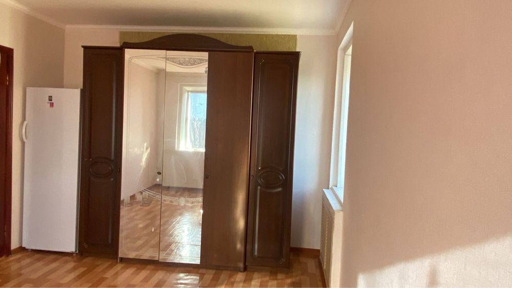 Продам Шифоньер.