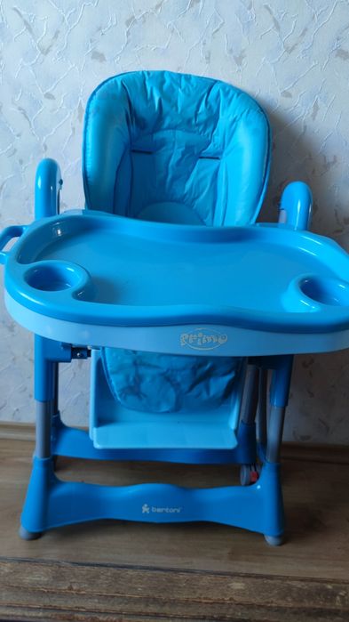 Столче за хранене Бертони.
